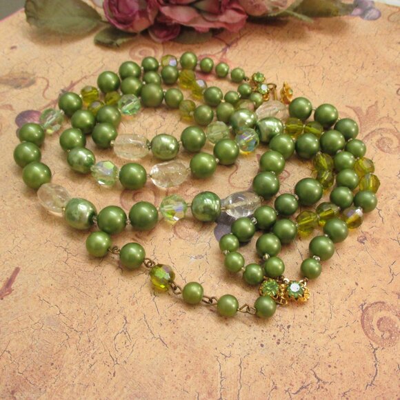 DE MARIO Three Strand Satin Green Aurora Borealis Rock Crystal Bead Necklace - Picture 11 of 14